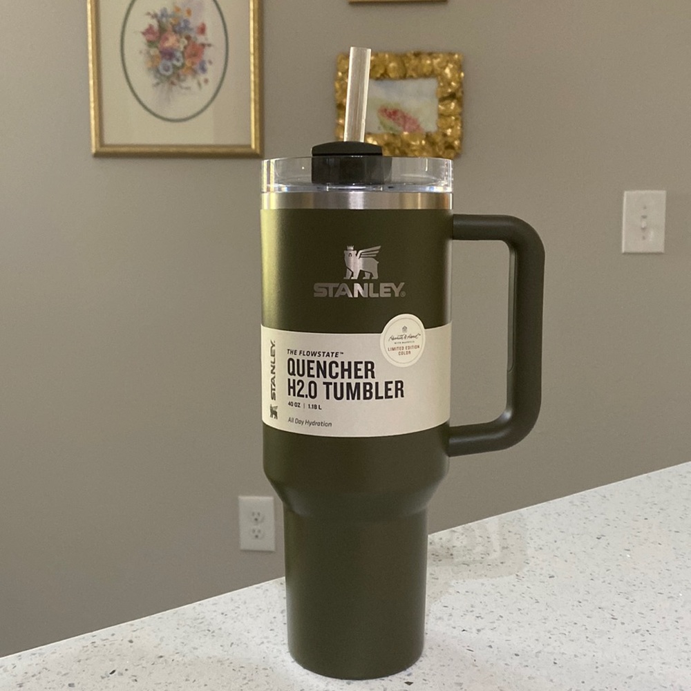 Stanley Quencher H2.0 Tumbler - Hearth & Hand Limited Edition Color Forest Green